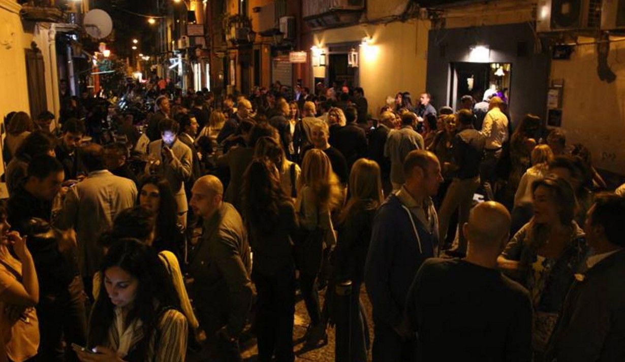 Napoli, movida Chiaia: alcuni locali rischiano la chiusura
