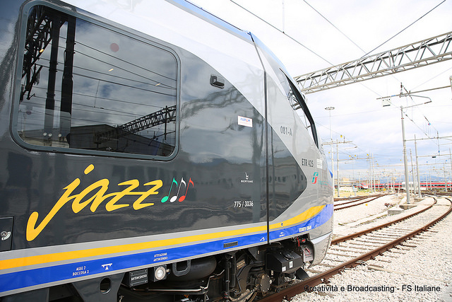Metro linea 2 Napoli: inaugurato il nuovo treno "jazz"