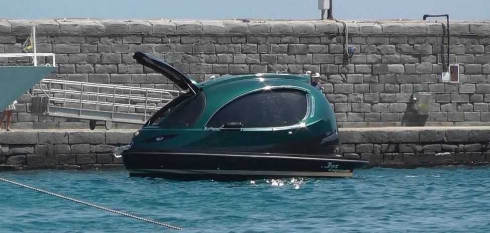 Capri, avvistato il "Jet Capsule": ha ormeggiato nello scalo principale dell'isola