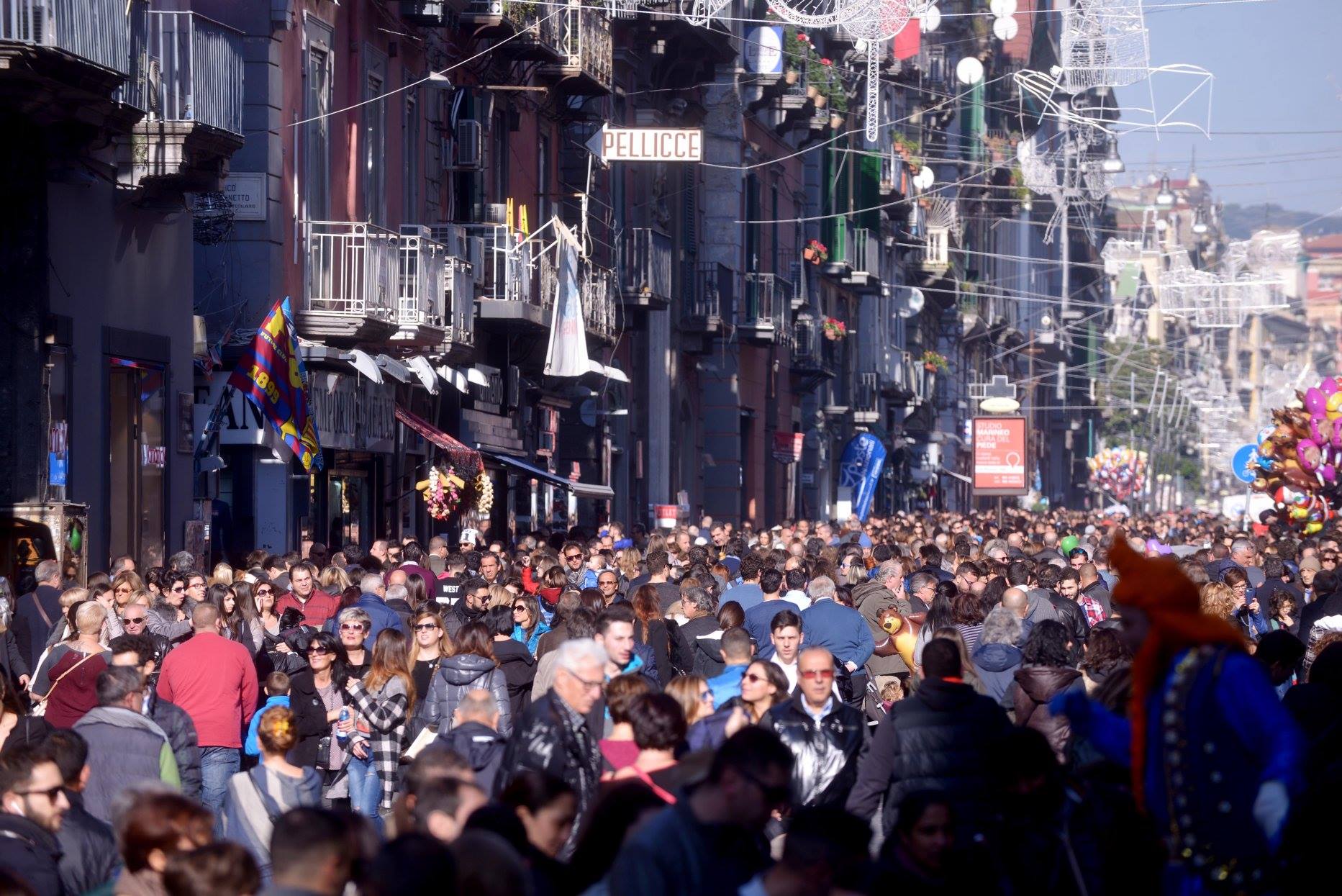 Napoli, Gran Caffè Gambrinus: i turisti del Nord che rubano le tazzine