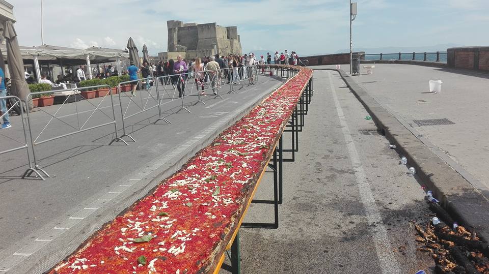 Lungomare Napoli: la pizza più lunga del mondo