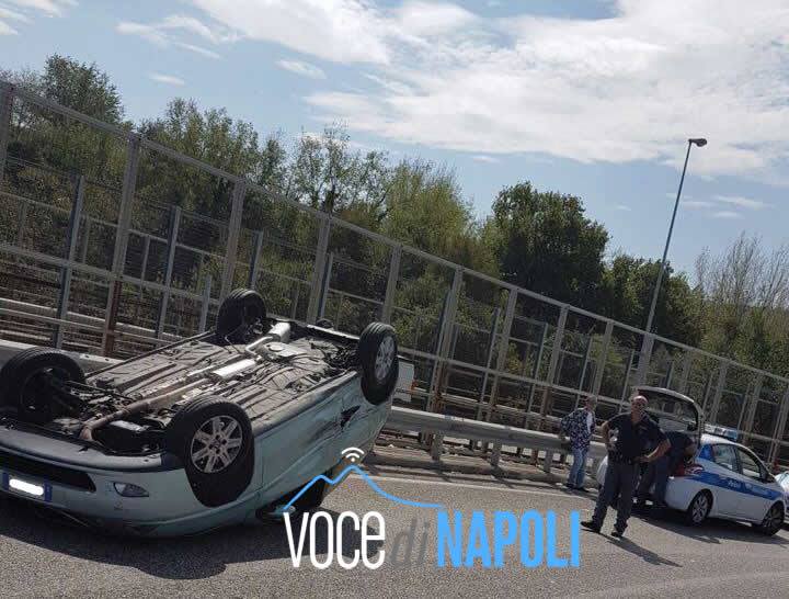 Napoli: paura per un incidente sul raccordo Pianura-Vomero 