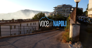 Va a fuoco la Campania: incendio a via Caravaggio a Napoli e in tutta la zona Flegrea