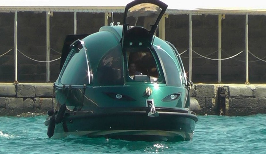 Capri, avvistato il "Jet Capsule": ha ormeggiato nello scalo principale dell'isola