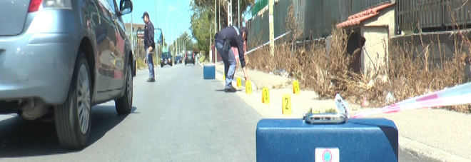 Spari a Giugliano, ferito un giovane: indagano le forze dell'ordine