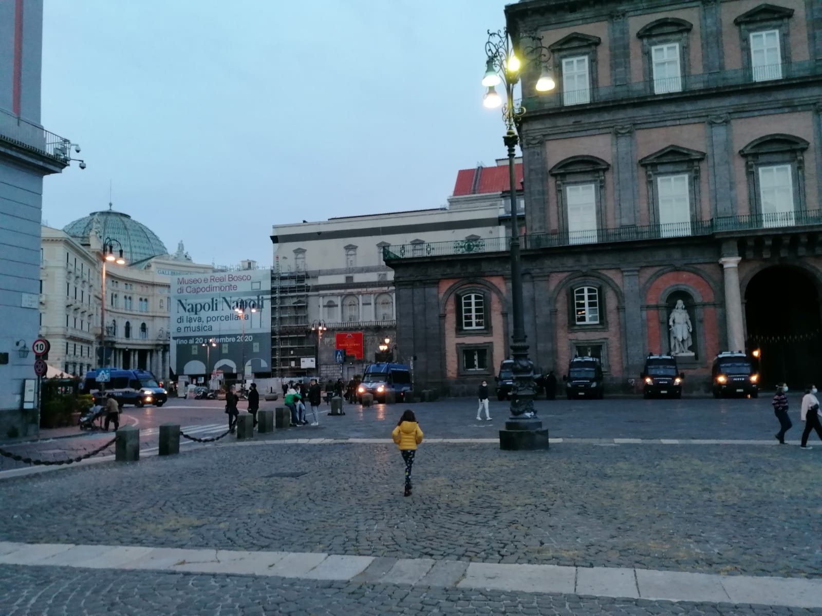 'Fase2', l'ora d'aria dei napoletani per il primo maggio: in troppi senza mascherina