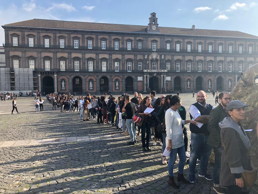 Napoli, c'è la fila per aiutare il piccolo Alessandro: la solidarietà dei napoletani