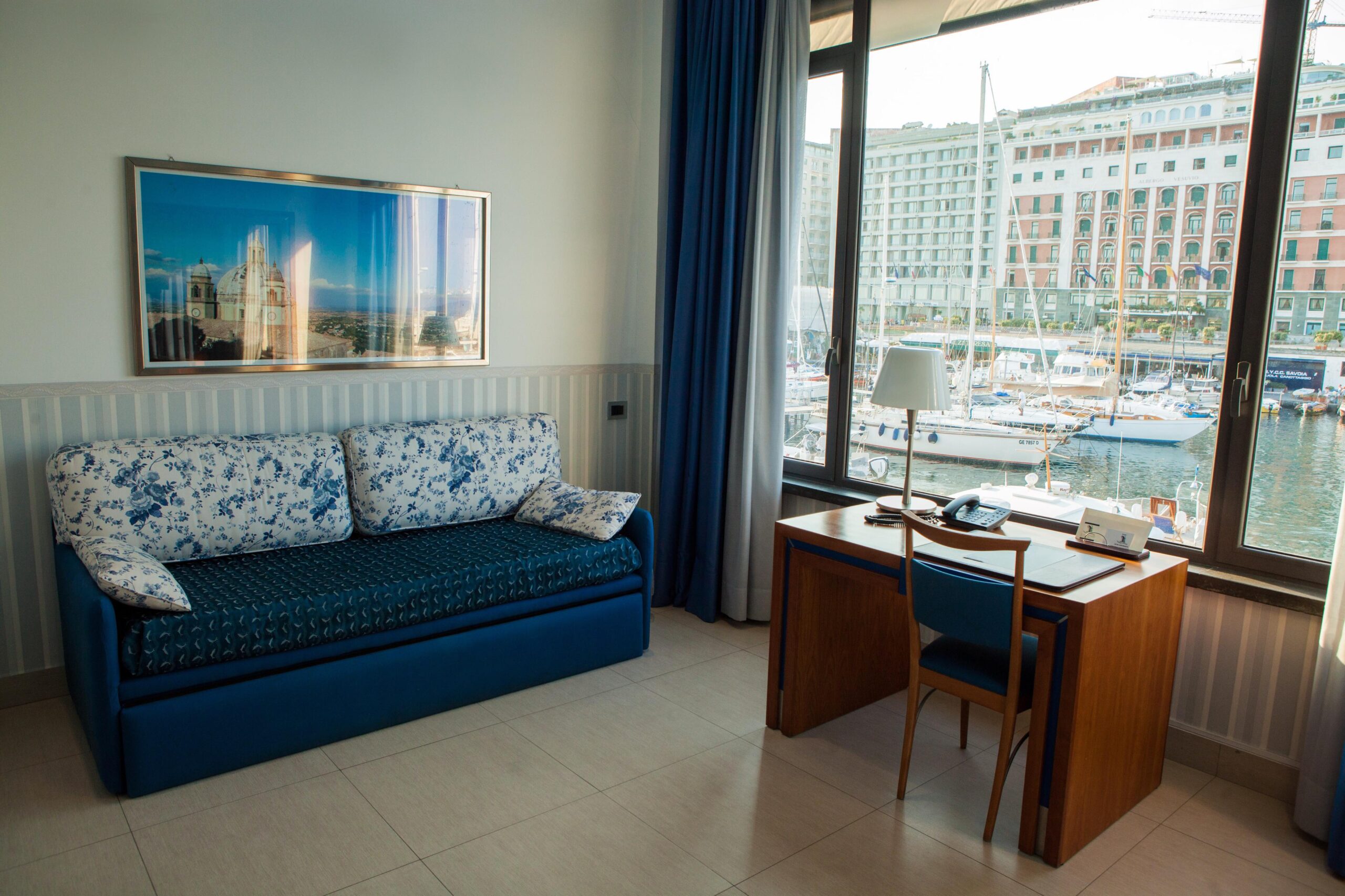 Borgo Marinari, tra storia e leggenda il fascino di un luogo unico e sul mare