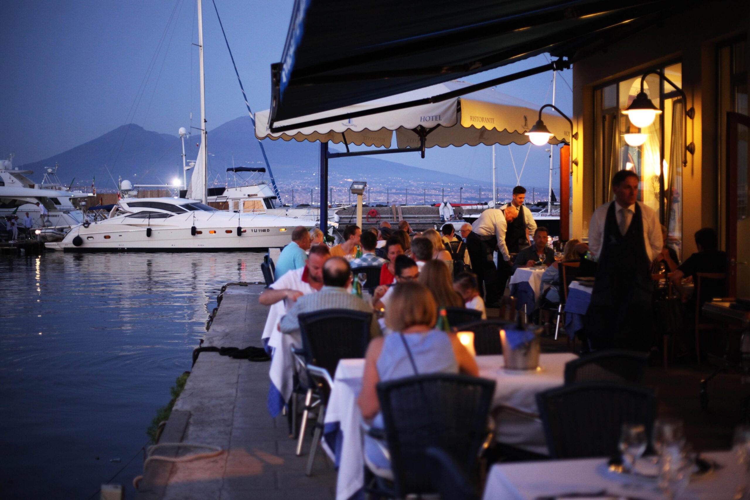 Borgo Marinari, tra storia e leggenda il fascino di un luogo unico e sul mare