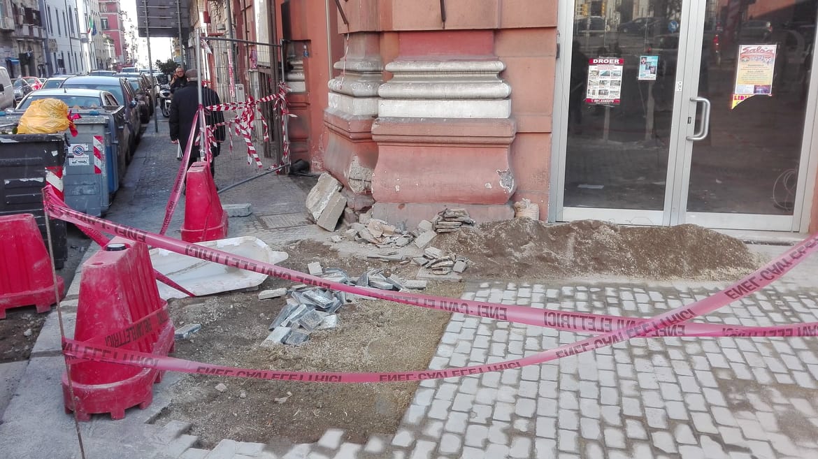 Calcinacci e recinzioni, l'infinita odissea davanti all'ex Bingo