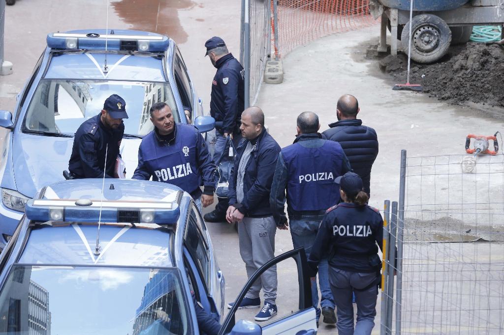 Blitz della polizia, arrestati scissionisti dei Mazzarella: tra loro i presunti autori del tentato agguato a Giuseppe Persico
