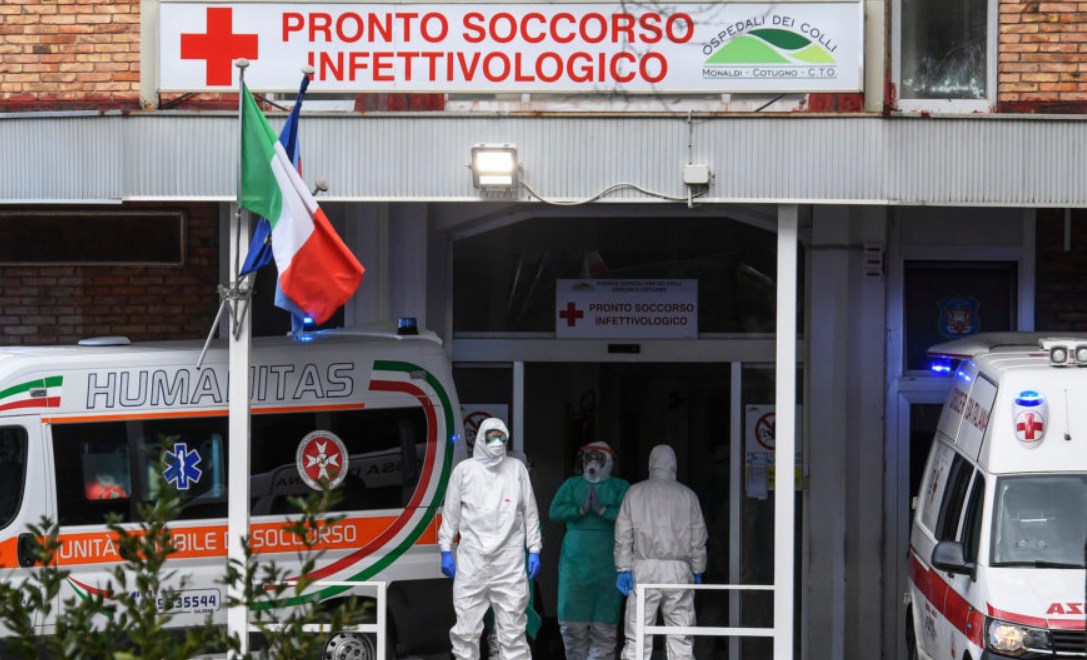 Coronavirus, al Cotugno aumentano i ricoveri, il dg Ora colpiti gli under 40