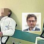 Da eroe a 'criminale', a Napoli basta una foto per linciare un medico: l'ultima di Borrelli