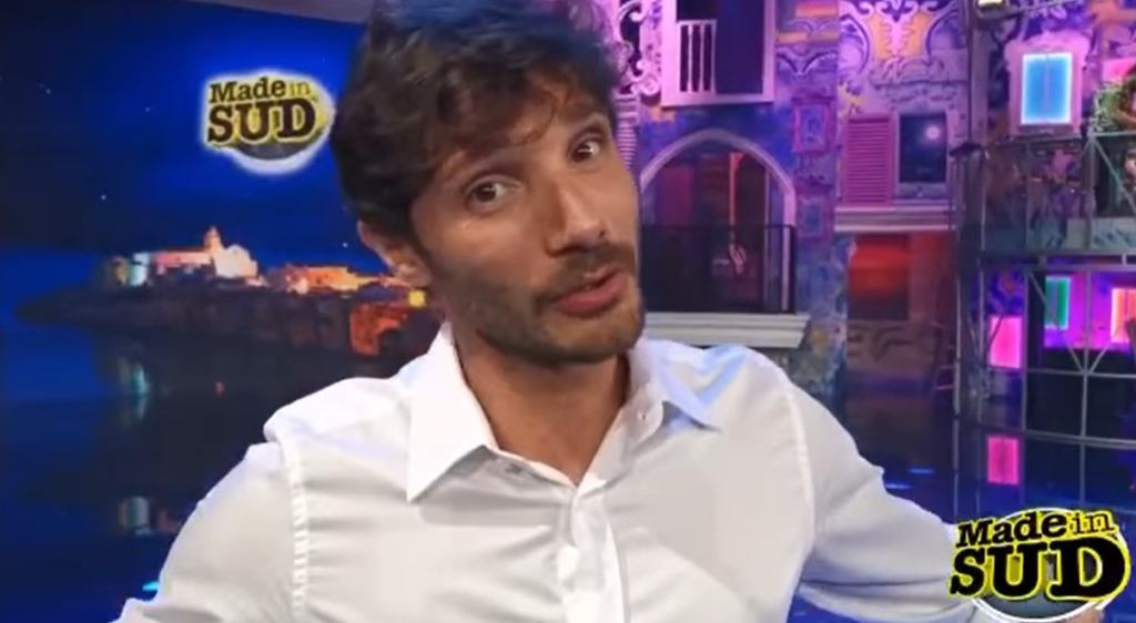 Domanda a Stefano De Martino a Made in Sud: "Perché non ti fidanzi con una napoletana?"