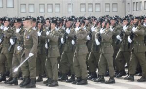 Concorsi per l'Esercito irregolari: sette arresti della Guardia di Finanza