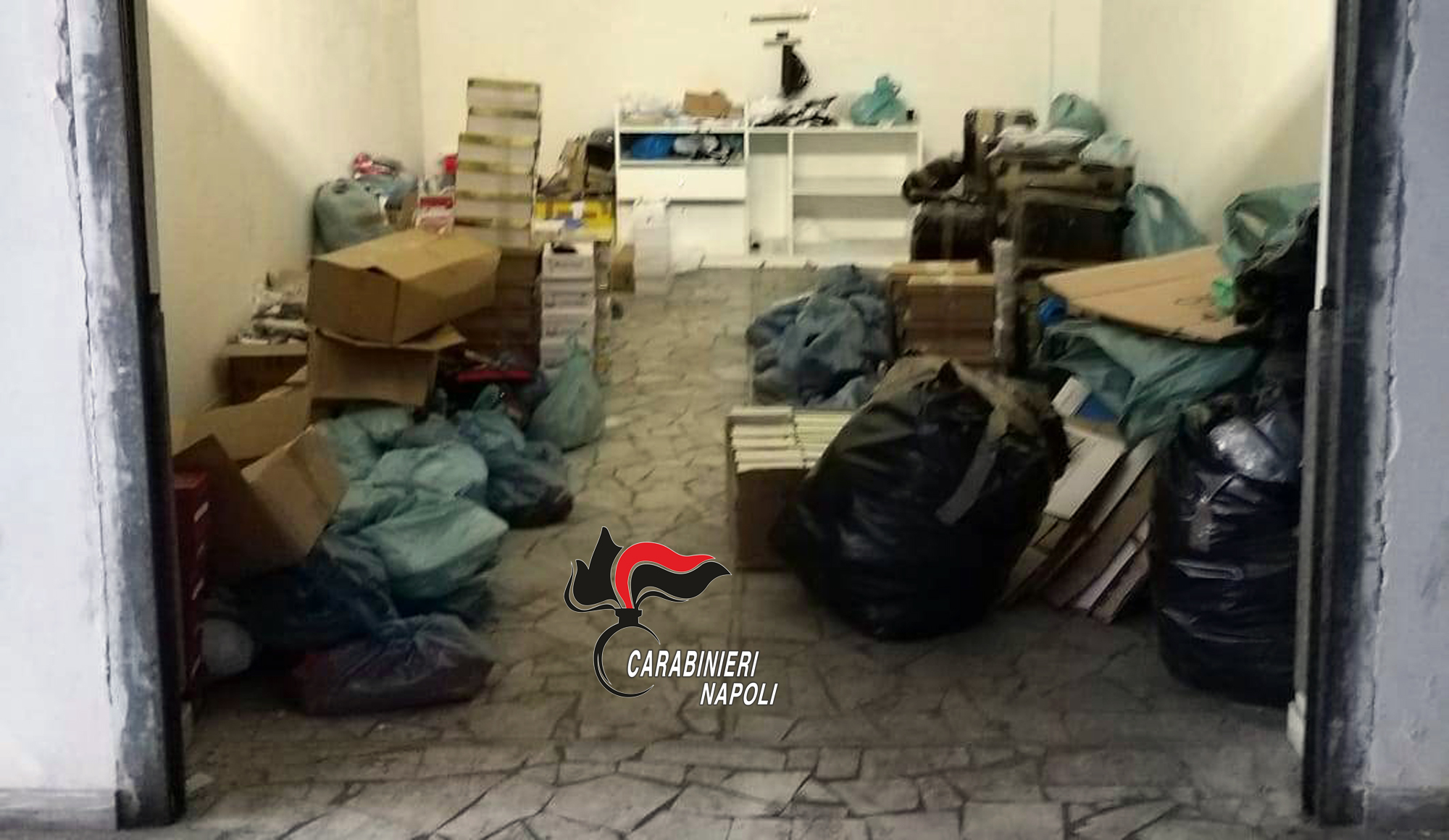 Blitz in provincia, scoperte le fabbriche dell'abbigliamento "pezzotto"