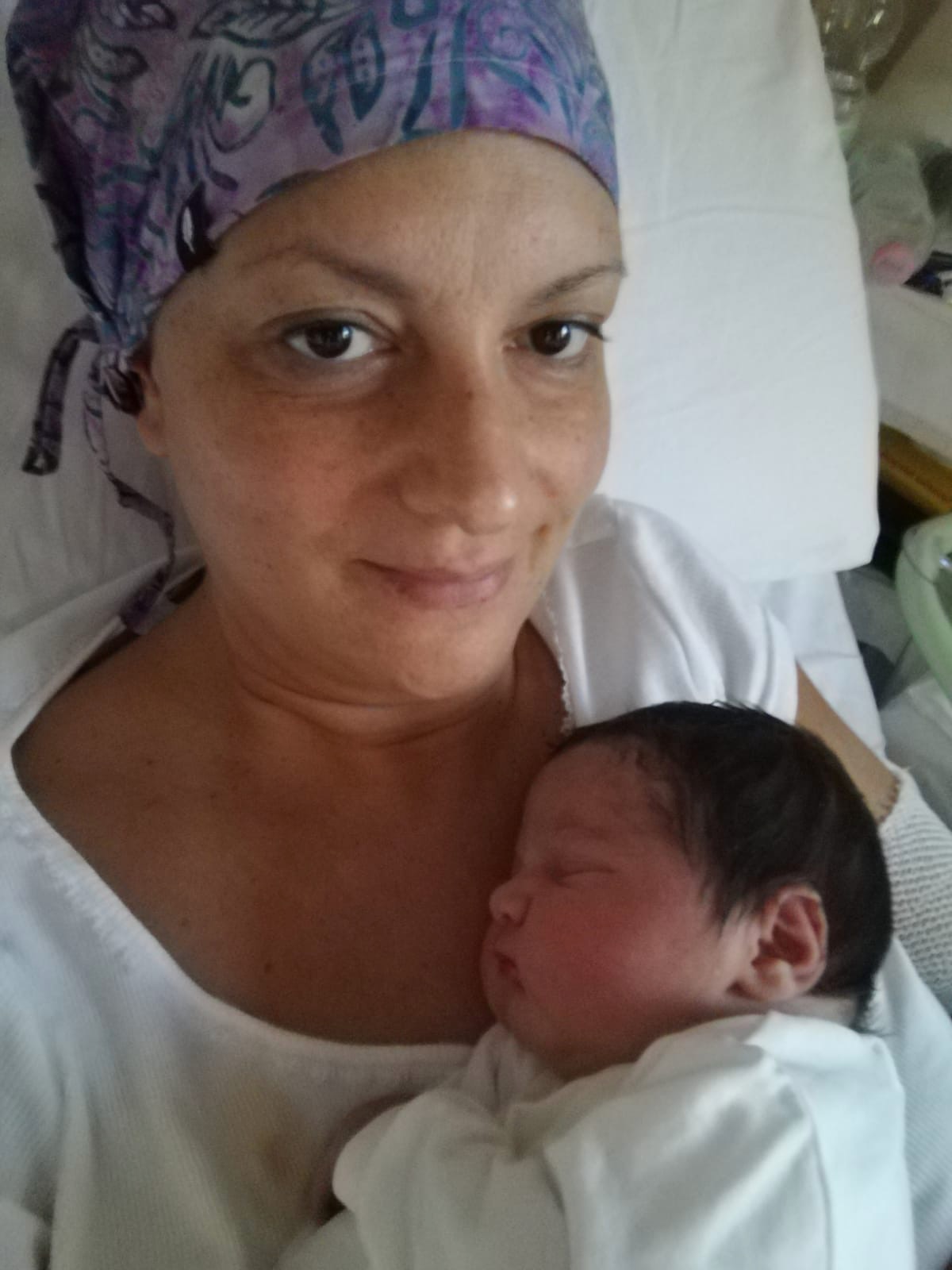 Miracolo della vita a Napoli, al Pascale è nata Aurora: la madre scopre un tumore durante la gravidanza