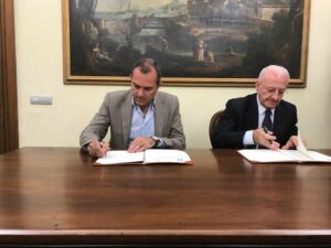 De Magistris e De Luca prove di dialogo: accordo sui rifiuti e probabilmente sui trasporti