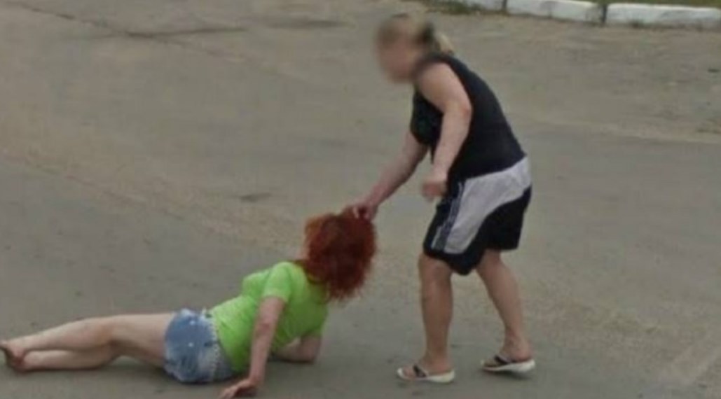 Lite in famiglia tra donne degenera, ragazza colpita con una mazza 