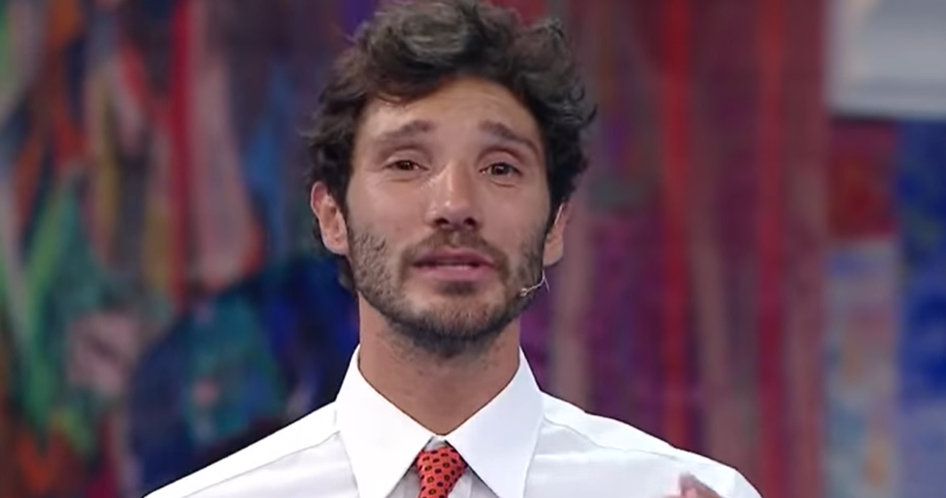 Made in Sud, imbarazzo per Stefano De Martino: battuta su Barbara D'Urso  