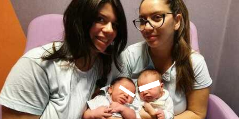 Miracolo della vita a Napoli, le gemelle Stefania e Assunta diventate mamme nello stesso giorno