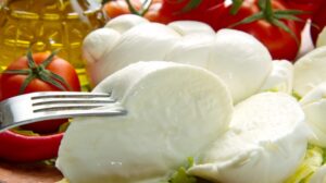 Truffe online sulla "Mozzarella di Bufala Dop", nasce una Task force per sventarle