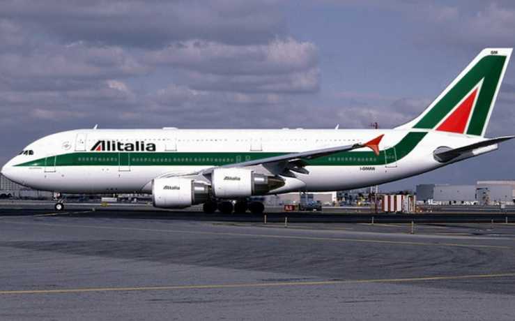 Paura su un volo Milano Linate - Napoli a causa di un guasto