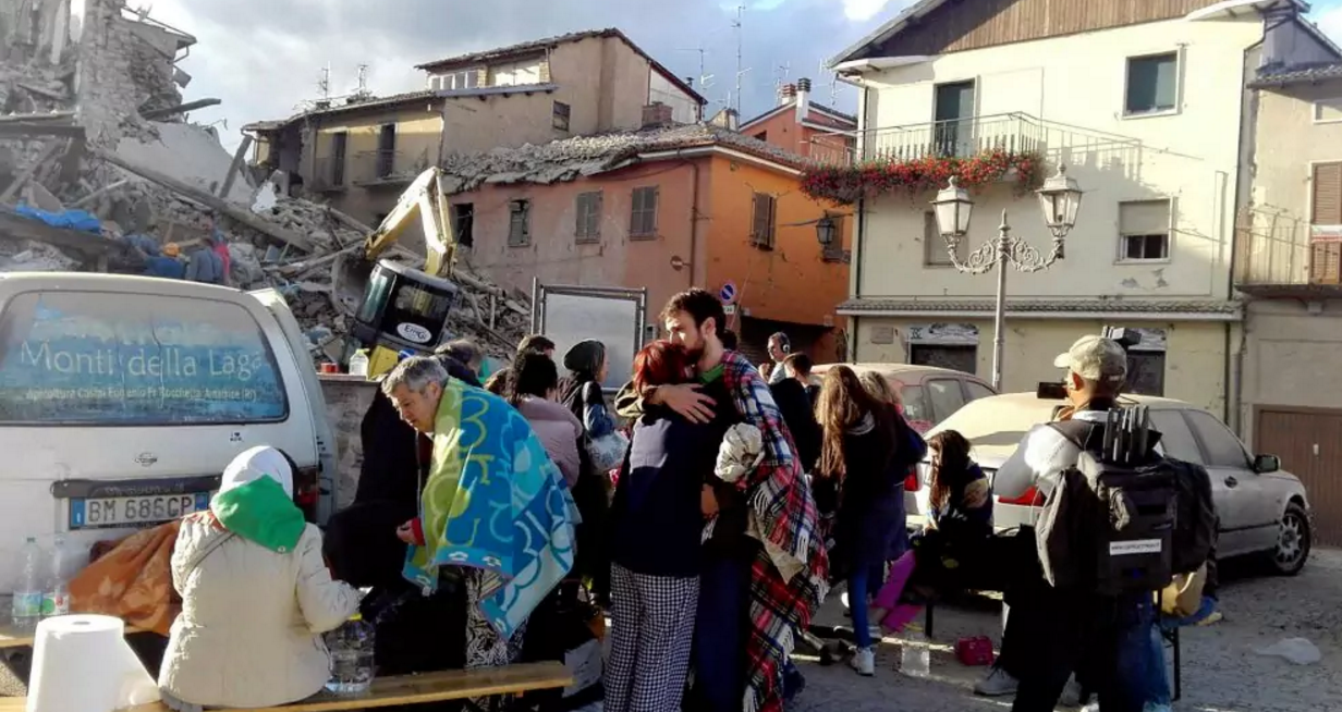 Terremoto 6.0 nel centro Italia: si contano le vittime e i dispersi 