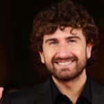 Festa per Maradona a piazza Plebiscito, Alessandro Siani contestato dai tifosi