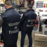 Blitz della Guardia di Finanza in provincia, sequestrati 60mila prodotti non a norma 
