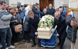 Tragedia ad Acerra, la "Terra dei fuochi" si è portato via il piccolo Michelangelo