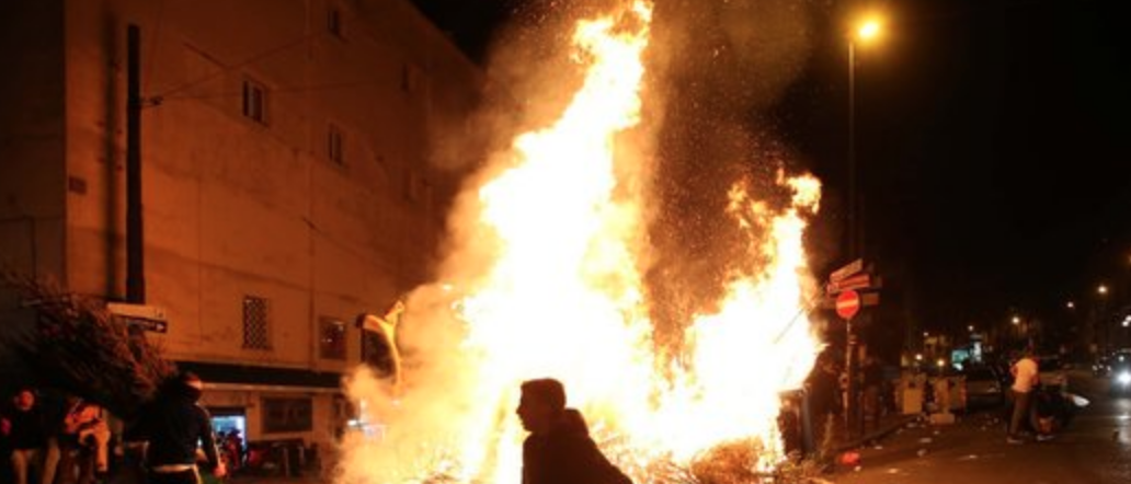 Fuoco di Sant'Antuono a Napoli, da piazza Mercato alla Sanità scoppia la guerriglia delle baby gang