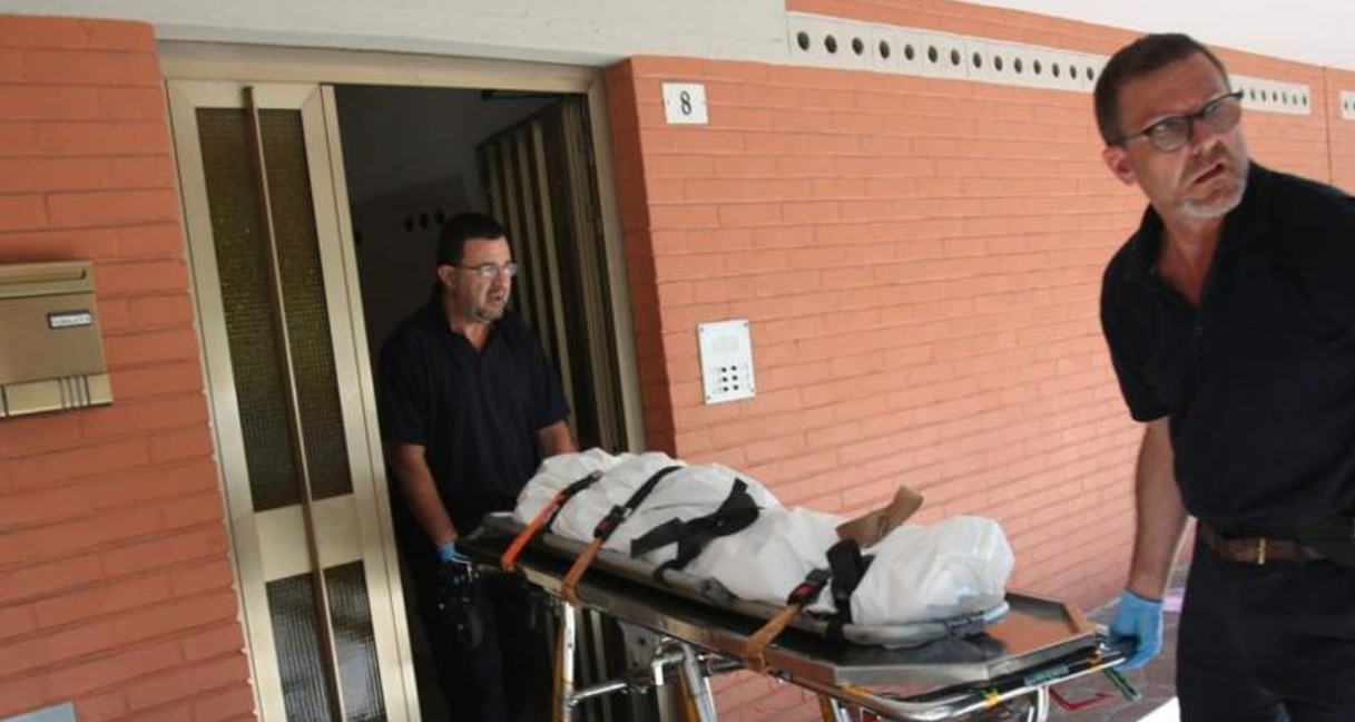 Dramma in provincia, 21enne va a riposare e non si sveglia più 