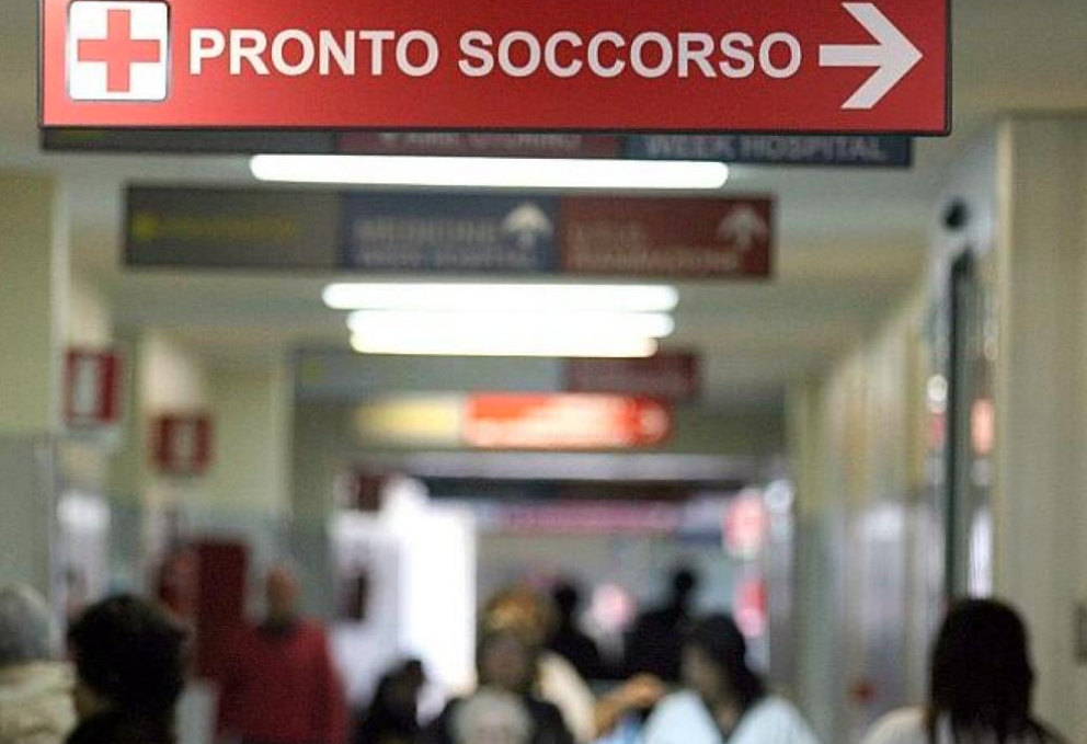 Dramma in provincia, giovane madre partorisce bimbo morto: scatta l'inchiesta 