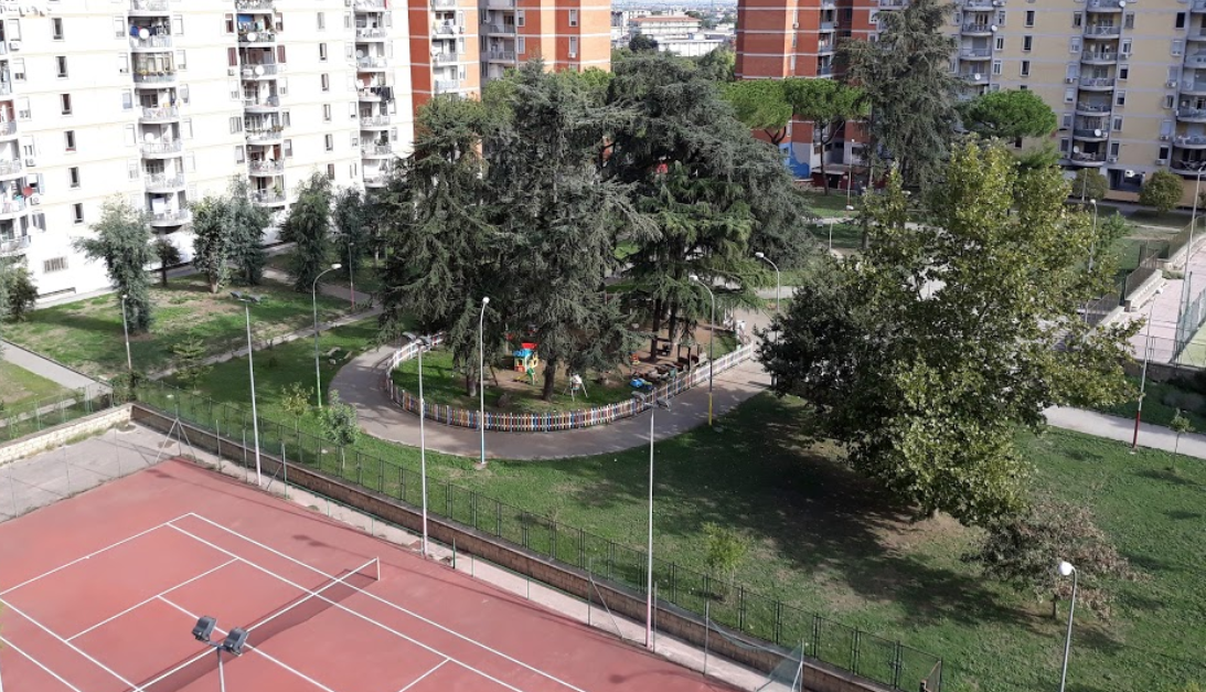 Napoli, trovato il cadavere di una donna ai giardinetti: si sarebbe tolta la vita