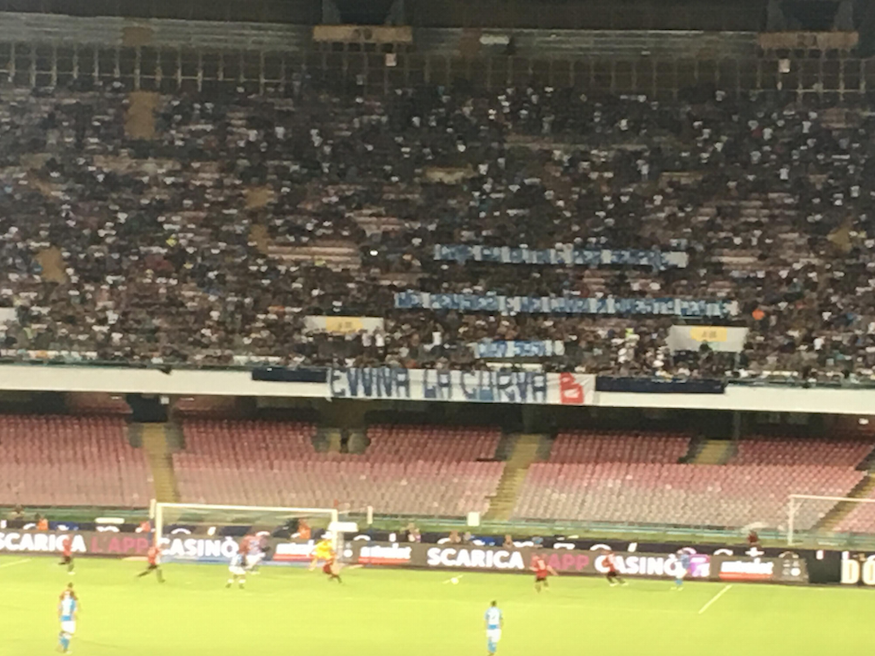 Napoli, lunghe code fuori al San Paolo: tifosi in difficoltà per entrare allo stadio