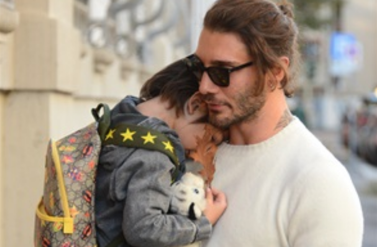 Stefano De Martino, vacanza da solo o in dolce compagnia?