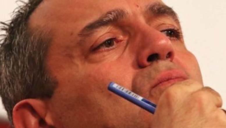 De Magistris in lacrime: "Contro di me tritolo istituzionale"