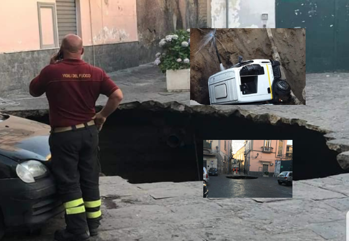 Super voragine a Casoria, sprofonda camion dei rifiuti: allerta per le abitazioni