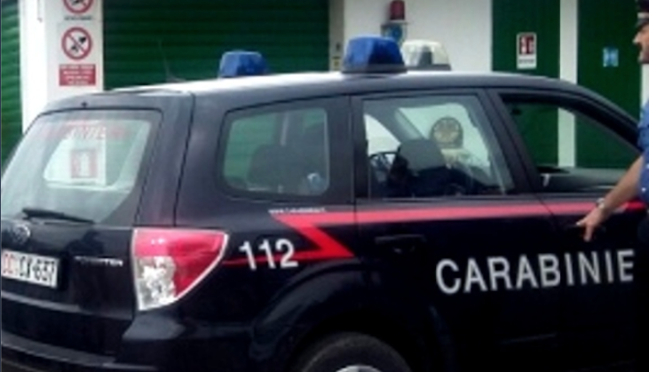 Marano, rapina a mano armata al distributore: ladri in fuga con il bottino