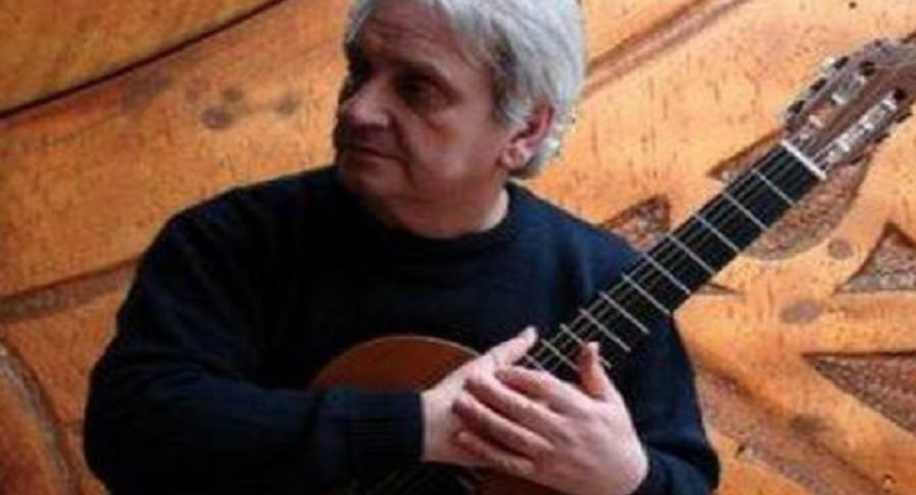 Napoli e il mondo della musica piangono Corrado Sfogli, chitarrista e direttore della Nuova Compagnia di Canto Popolare