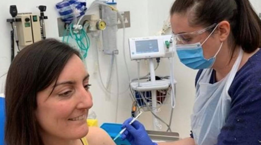 Elisa, la prima italiana ad aver sperimentato il vaccino: "Sto bene"