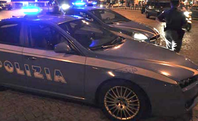 Agguato in pieno centro a Salerno, la vittima un conoscente: c'è un arresto