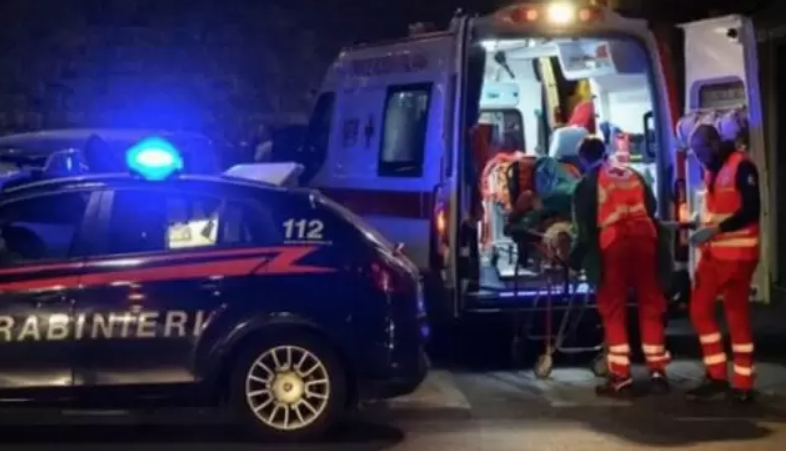 Tragico incidente nel Napoletano, muore papà 46enne: con lui in auto moglie e figli