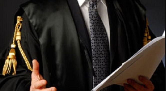 Napoli, c'è del marcio in Tribunale, condannati 4 avvocati e 1 cancelliere per corruzione