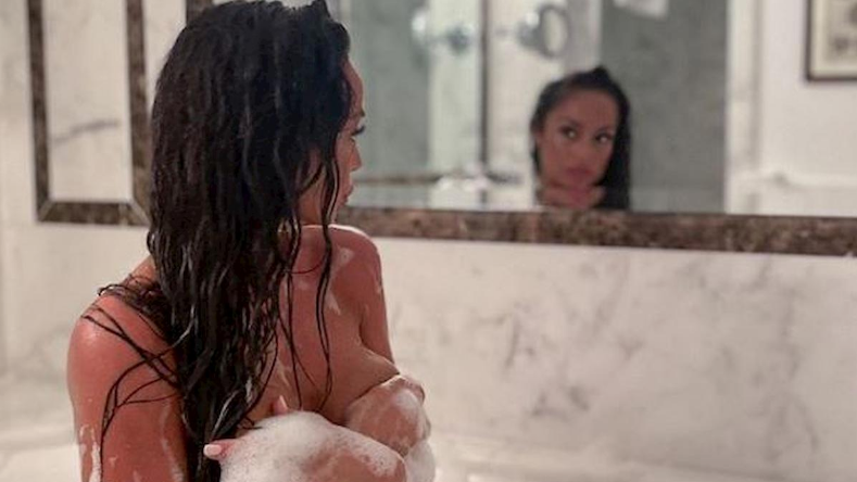 Raffaella Fico e lo scatto 'bollente' su Instagram