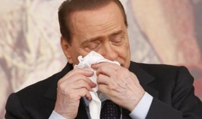 "Virus terrificante, mettete la mascherina", le parole di Berlusconi