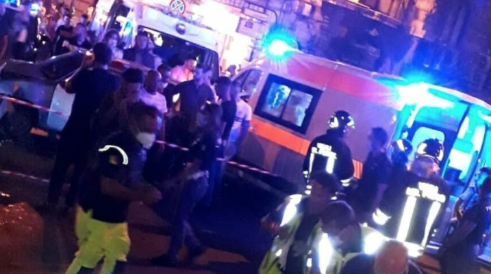 Investito e ucciso al ritorno dal ristorante, giovane morto dopo lo schianto con lo scooter: è strage in strada