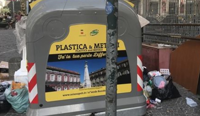 "Rifiuti, topi e cimici", scatta l'allarme degrado al Vomero