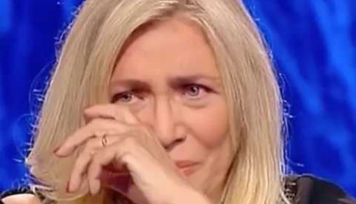 Mara Venier si commuove quando Insinna nomina Fabrizio Frizzi